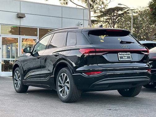 2025 Audi Q6 e-tron Premium