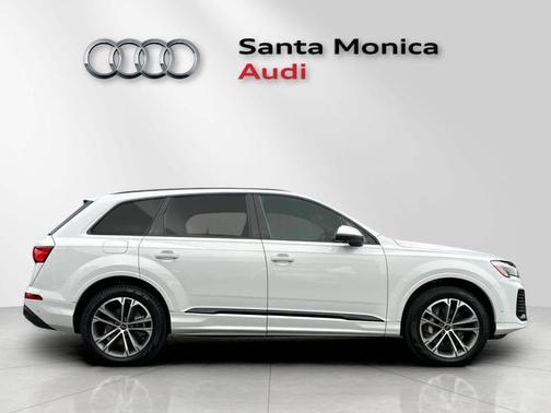 2026 Audi Q7 45 Premium