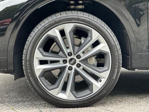 Mythos Black Metallic 2023 Audi Q5 45 S line Premium Plus