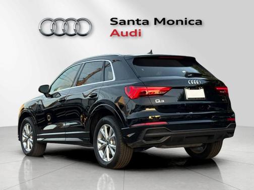 2024 Audi Q3 45 S line Premium