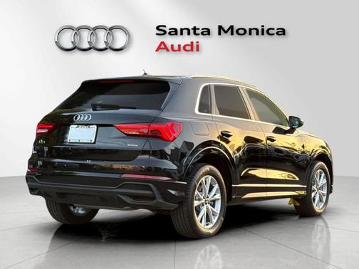 2024 Audi Q3 45 S line Premium