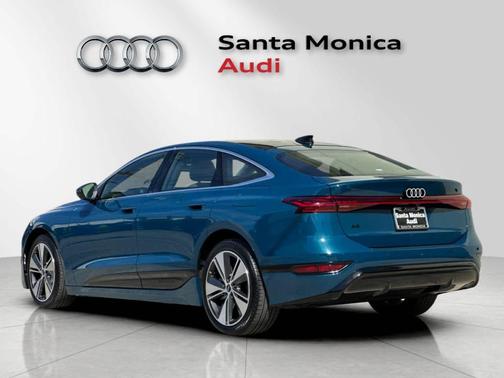 2024 Audi Q3 45 S line Premium