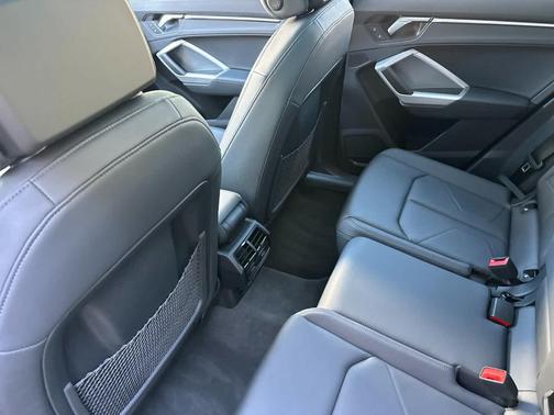 2024 Audi Q3 45 S line Premium