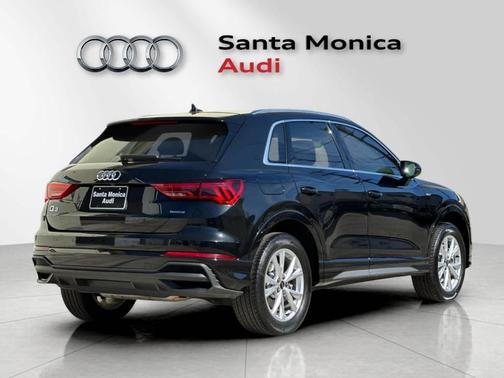 2024 Audi Q3 45 S line Premium