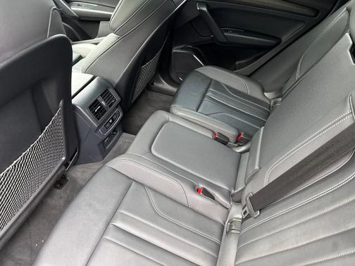 2024 Audi Q5 45 S line quattro Premium