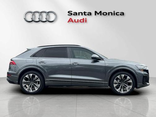 Daytona Gray Pearl Effect 2026 Audi Q8 Prestige