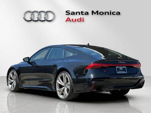 Mythos Black Metallic 2022 Audi RS 7 4.0T quattro