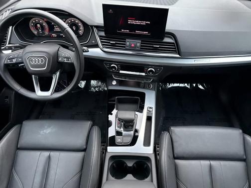 2024 Audi Q5 45 S line quattro Premium