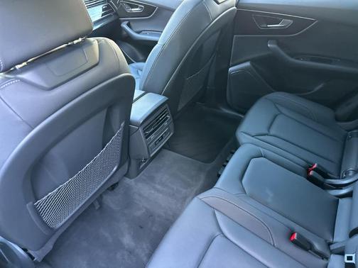 2025 Audi Q8 Premium