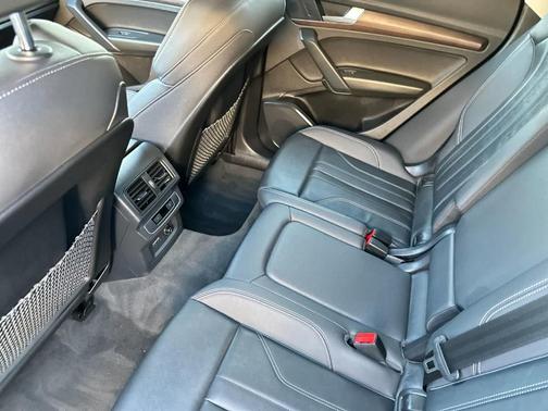 2024 Audi Q5 45 S line quattro Premium
