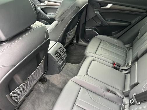2023 Audi Q5 e 55 S line quattro Premium