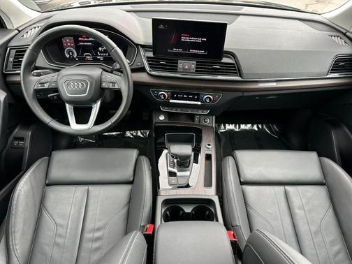 2023 Audi Q5 e 55 S line quattro Premium