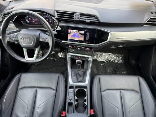 2022 Audi Q3 45 S line Premium