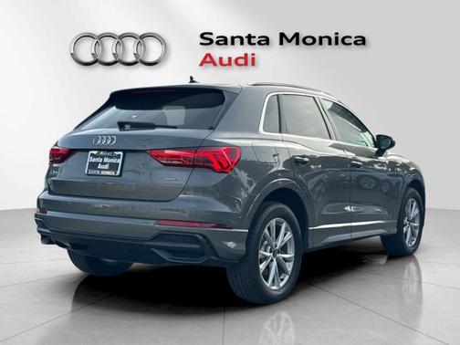 2022 Audi Q3 45 S line Premium