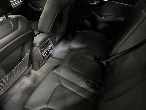 Black 2026 Audi Q8 Premium