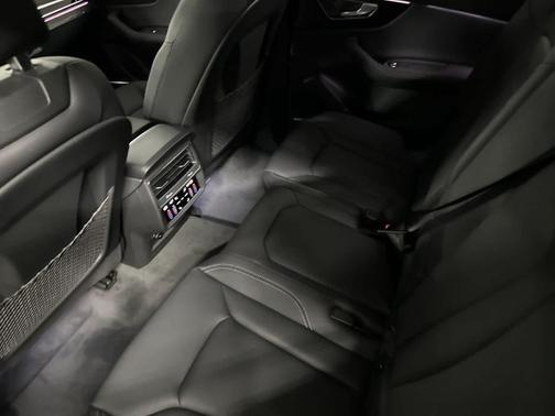 Black 2026 Audi Q8 Premium