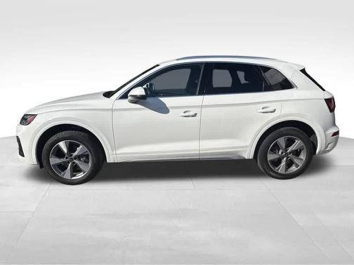 2023 Audi Q5 40 Premium Plus