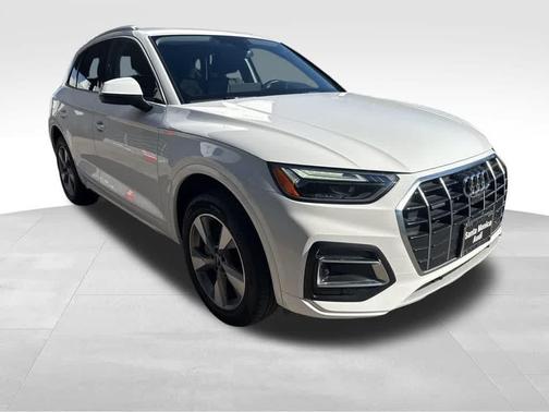 2023 Audi Q5 40 Premium Plus