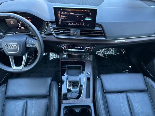 2023 Audi Q5 40 Premium Plus