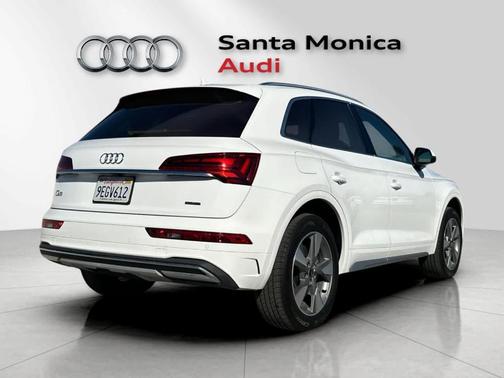2023 Audi Q5 40 Premium Plus