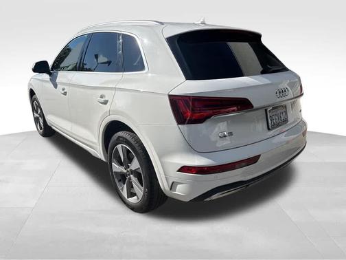 2023 Audi Q5 40 Premium Plus