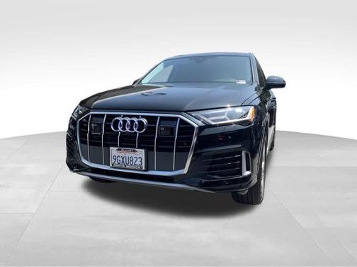 2023 Audi Q7 45 Premium