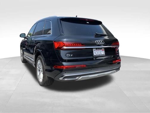 2023 Audi Q7 45 Premium
