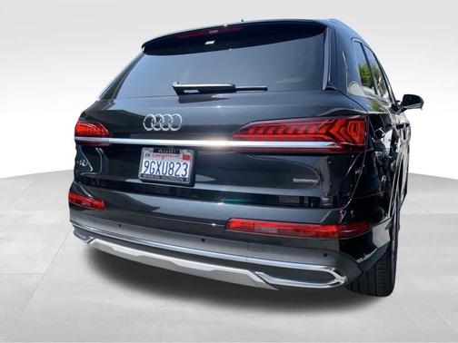 2023 Audi Q7 45 Premium