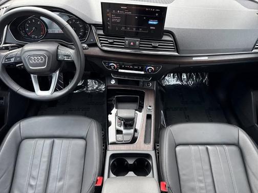2024 Audi Q5 40 Premium