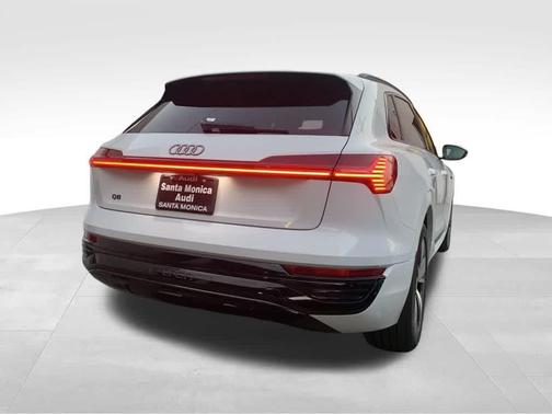 2024 Audi Q8 e-tron Premium