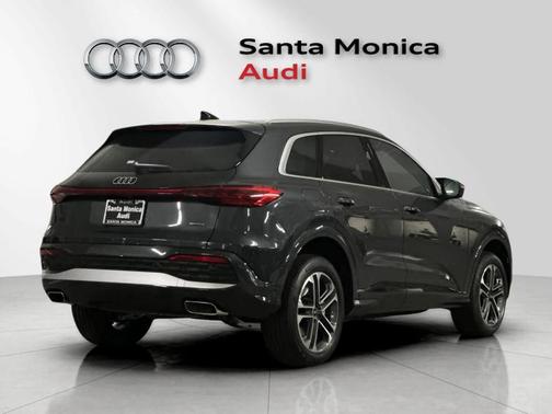 2025 Audi Q5 2.0T quattro Premium