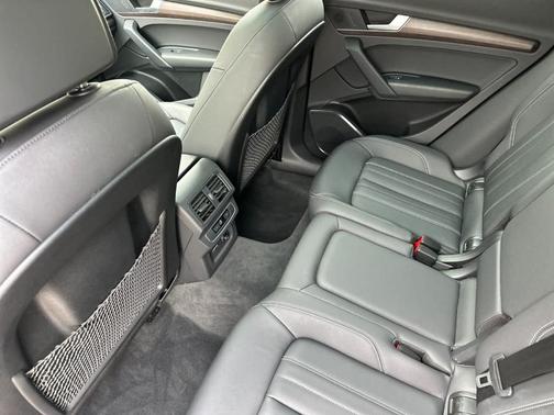 2022 Audi Q5 45 S line quattro Premium