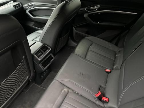 2023 Audi e-tron Premium