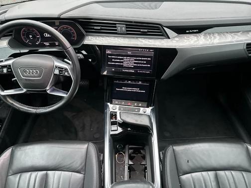 2023 Audi e-tron Premium
