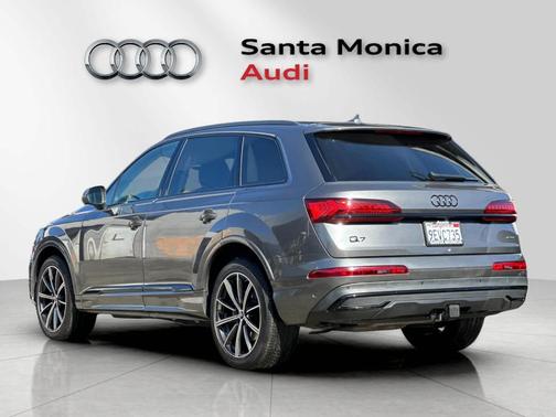 2023 Audi Q7 55 Premium Plus