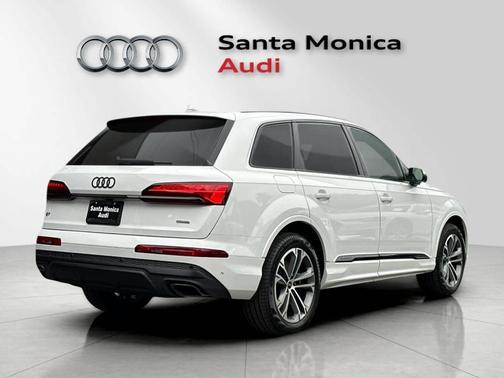 2026 Audi Q7 45 Premium