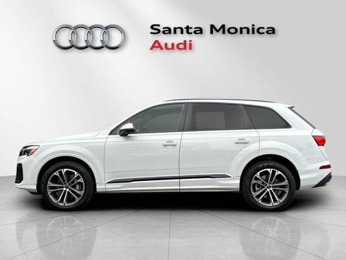 2026 Audi Q7 45 Premium