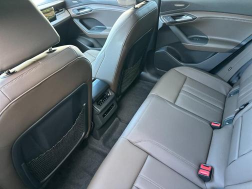 2025 Audi Q6 e-tron Premium