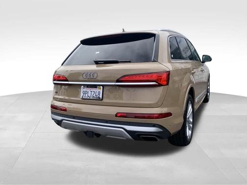 2025 Audi Q7 55 Premium Plus