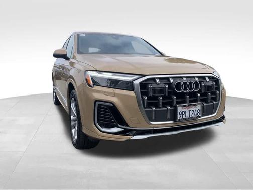 2025 Audi Q7 55 Premium Plus