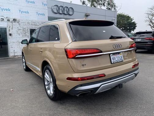 2025 Audi Q7 55 Premium Plus