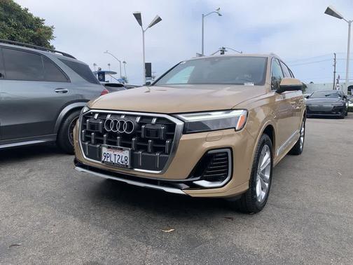 2025 Audi Q7 55 Premium Plus