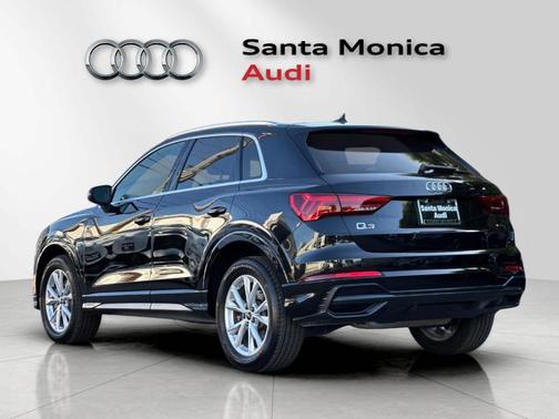 2022 Audi Q3 45 S line Premium
