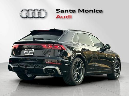 2025 Audi RS Q8 4.0T quattro performance