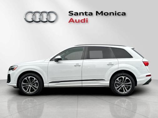 2026 Audi Q7 45 Premium