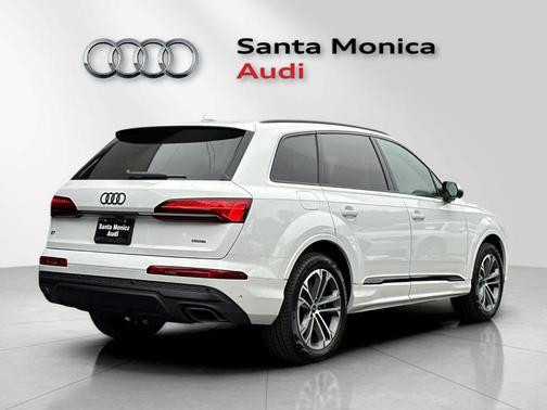 2026 Audi Q7 45 Premium