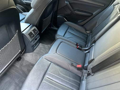 2024 Audi Q5 45 S line quattro Premium