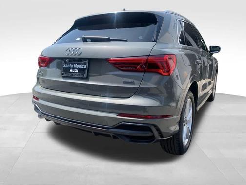 2022 Audi Q3 45 S line Premium