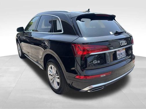 2024 Audi Q5 45 S line quattro Premium