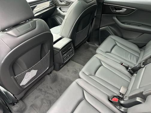 2026 Audi Q7 45 Premium